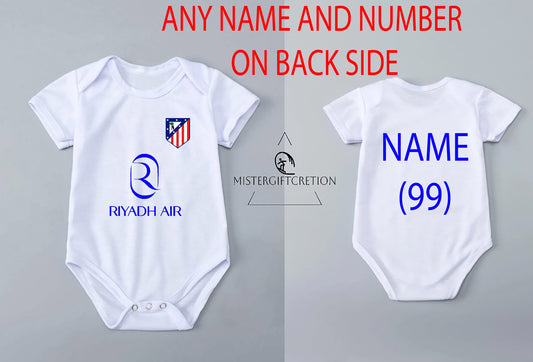 Atlético Madrid body del bebe , con nombre y numero del bebe